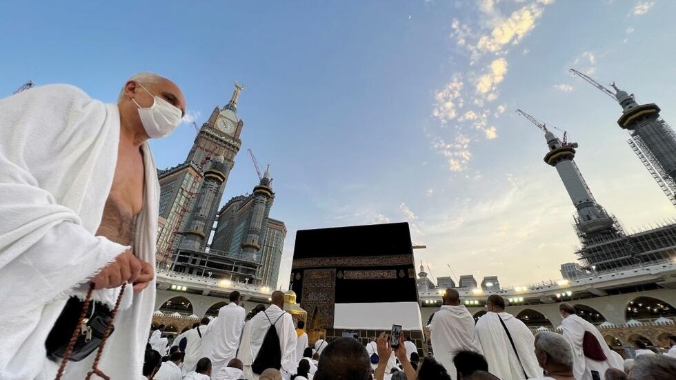 الملك سلمان يأمر باستضافة 1000 حاج