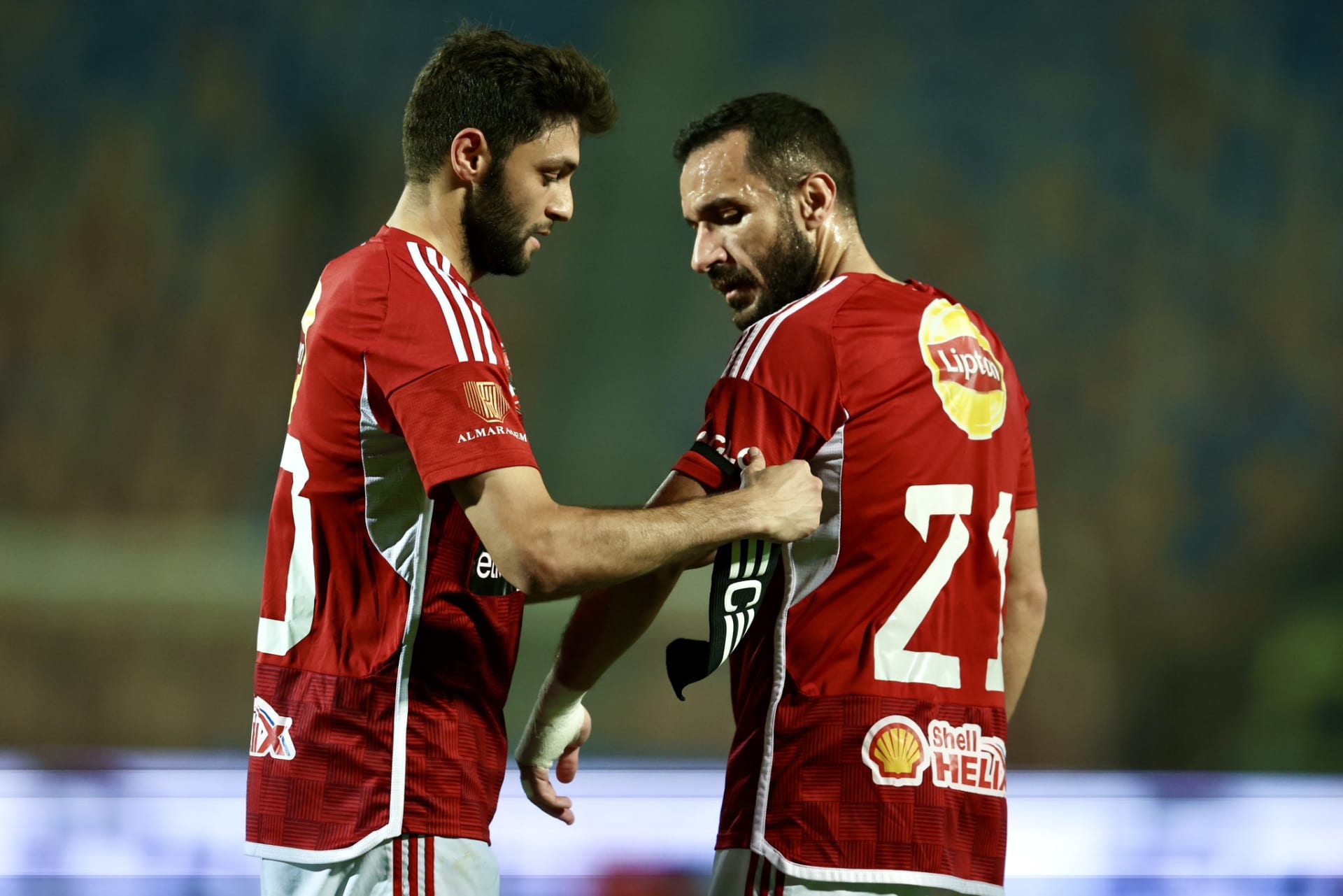الأهلي يبدأ المفاوضات مع علي معلول