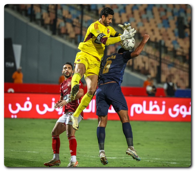 قندوسي يعود إلى سيراميكا كليوباترا في بداية الشوط الثاني الأهلي يقسو على سيراميكا كليوباترا