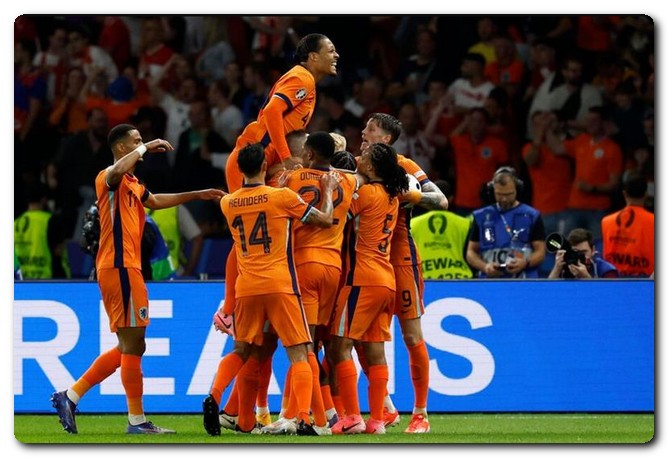 ما هي نتيجة آخر مواجهة جمعت بين الأسود الثلاثة والطاحونات الهولندية؟ تاريخ مواجهات إنجلترا وهولندا