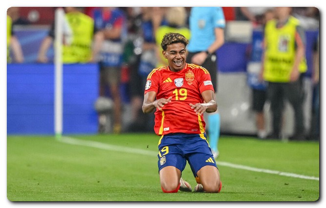 لماذا لم يتم ضم ياميل يامال إلى قائمة منتخب إسبانيا الأولمبي؟ ثنائي منتخب إسبانيا
