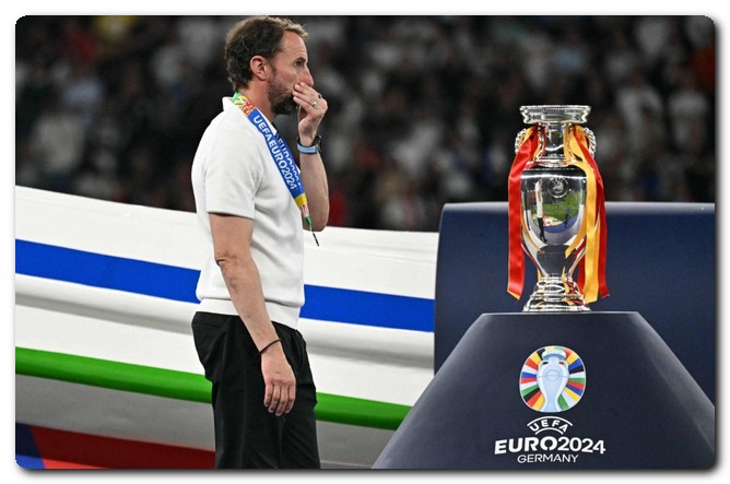 مدرب منتخب إنجلترا
