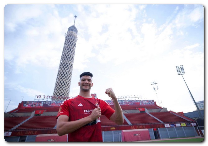 أشرف داري يطير إلى المغرب للانضمام إلى معسكر المنتخب أشرف داري