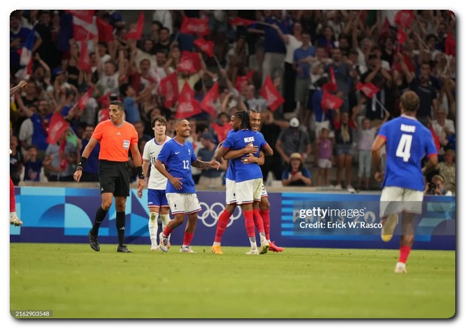 منتخب فرنسا الأولمبي يعود إلى المربع الذهبي في دورة الألعاب الأولمبية بعد مرور 40 عامًا منتخب فرنسا الأولمبي