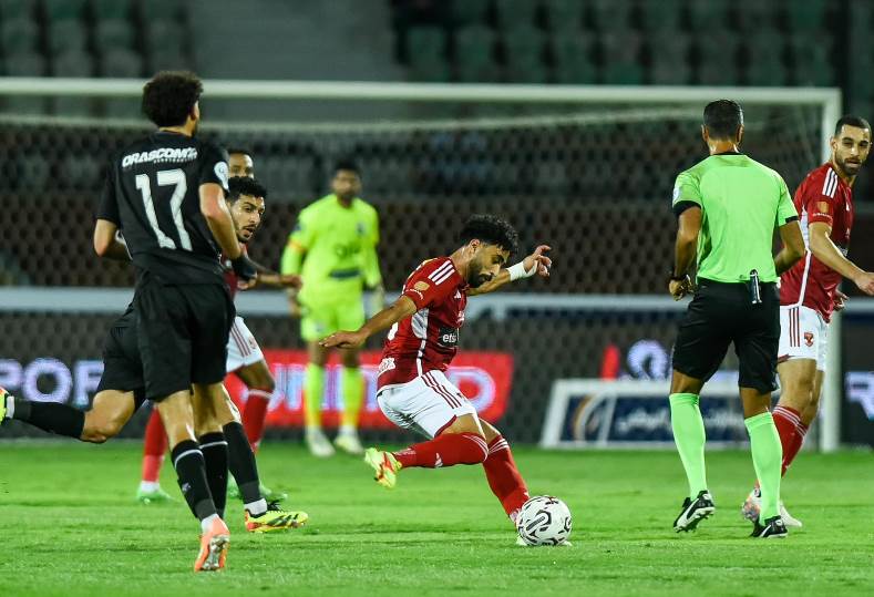 مباراة الأهلي وزد بث مباشر