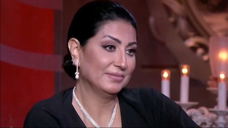 حقيقة سفر وفاء عامر