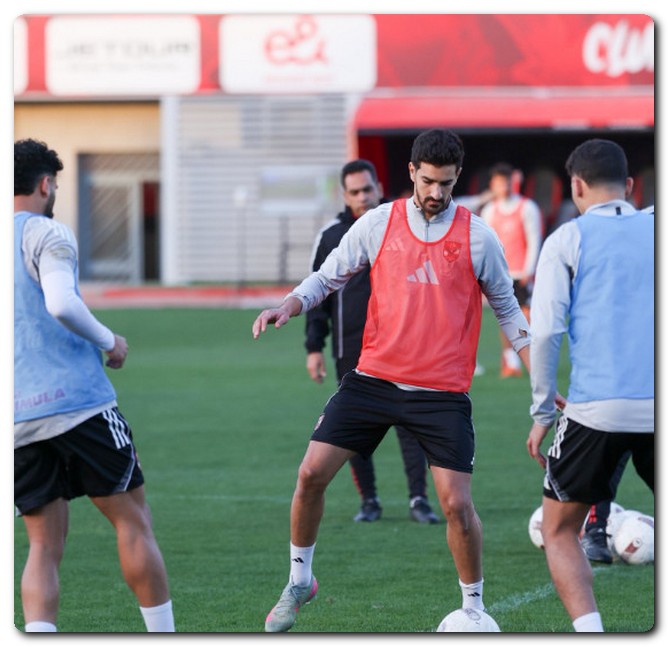 الأهلي وسيراميكا كليوباترا